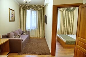 Мини-отель Boomerang Business Hotel. Люкс 4-местный  5