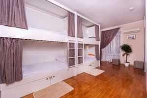 Хостел Friends House. Место в общем 12-местном номере  4