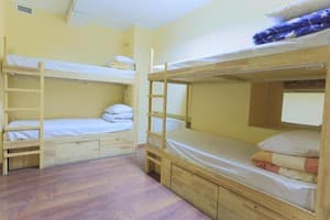 Хостел Hostel DOM. Место в общем 6-местном номере  1