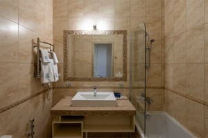 Апарт-отель Metro Hotel Apartments. Апартаменты двухместный с балконом 3