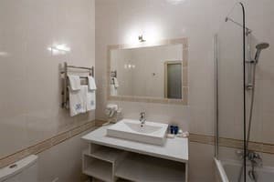 Апарт-отель Metro Hotel Apartments. Стандарт двухместный с балконом 4